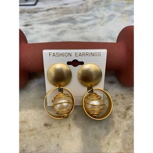 Vintage Earrings Matte Gold Tone and Faux Pearl  #vintage earrings